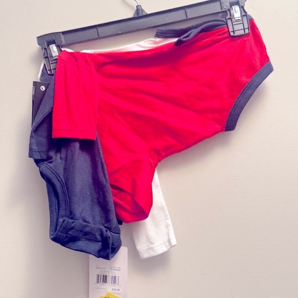 Nike Baby Boy's Long Sleeve Bodysuits Size new born Black/White 3-Pack Set - Picture 13 of 13